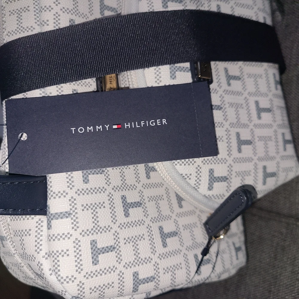 Tommy Hilfiger Cosmetic Bag Set NEW - Picture 3 of 11